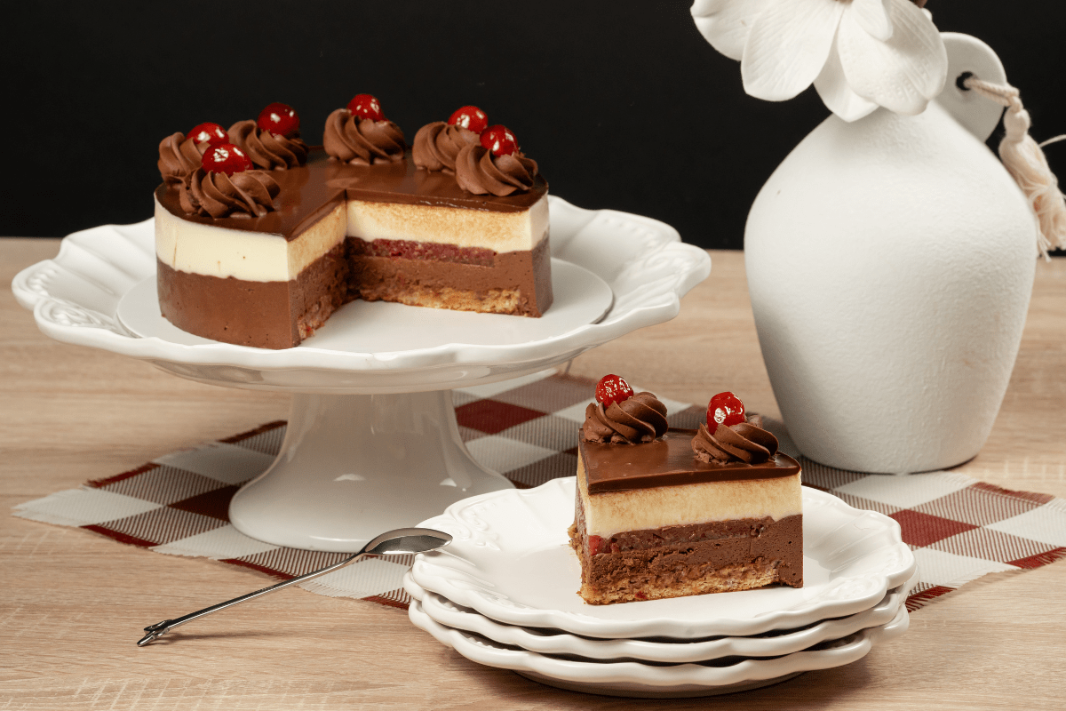 Tort cioco- vișine de post Tort cioco- vișine de post