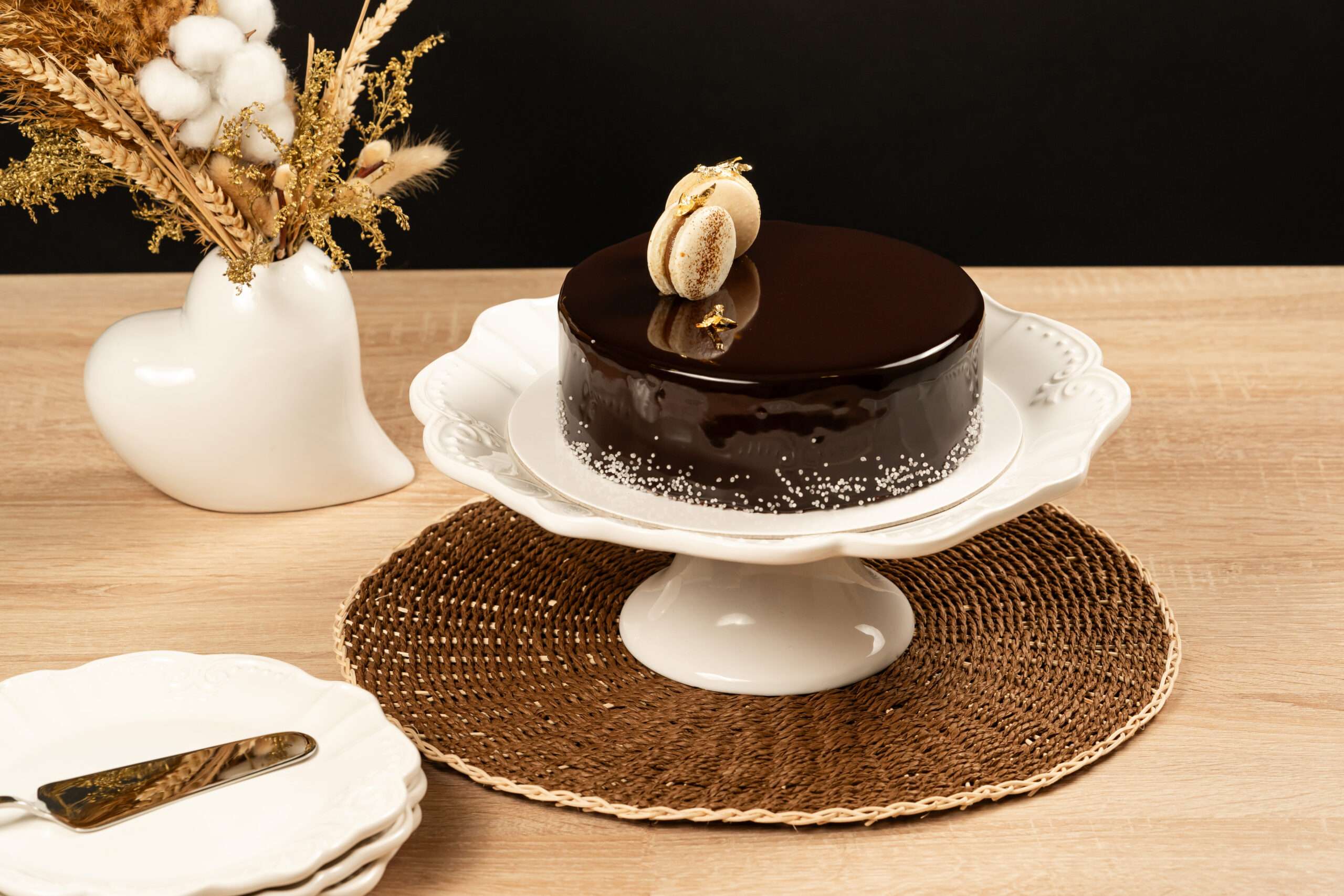 Tort ciocolata si nucii caramelizate Tort ciocolata si nucii caramelizate