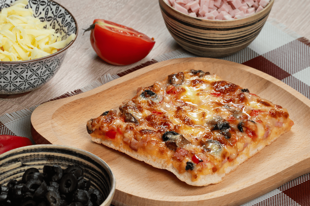 Pizza de casa Bujor
